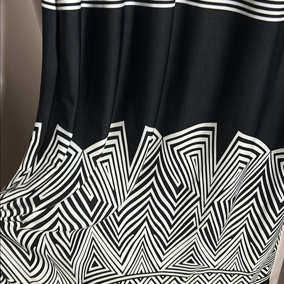 J.B.S. Black and White Scoop Neck Sheath Maxi Dress - Picture 5 of 6